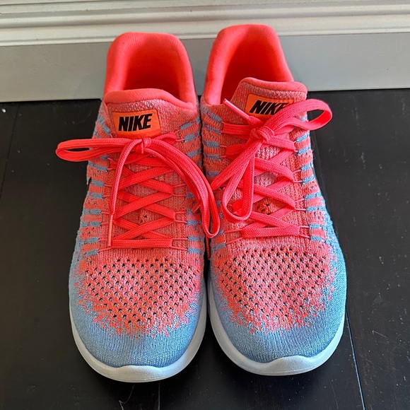 Nike Women's Athletic Shoes in Pink and Blue - Picture 2 of 7